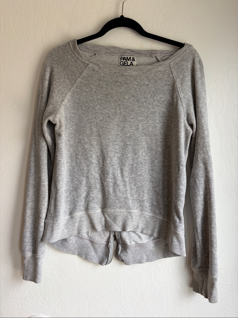 Pam & Gela long sleeve sweatshirt top with back zipper gray size small